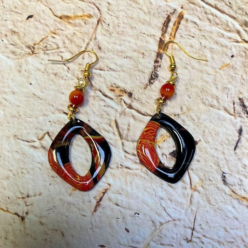 Flamme Noire — Boucles d’oreilles fait main SoClô Atelier