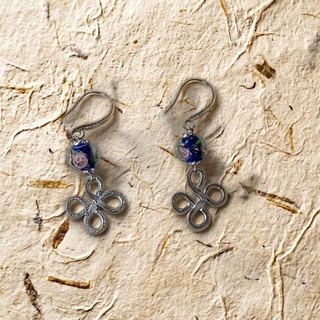 Rose Nocturne — boucles d’oreilles fait main à Clermont-Ferrand