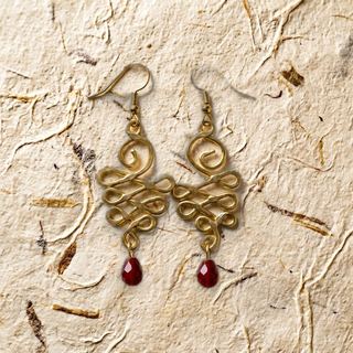 Fil d’Or & Grenat — boucles d’oreilles fait main à Clermont-Ferrand